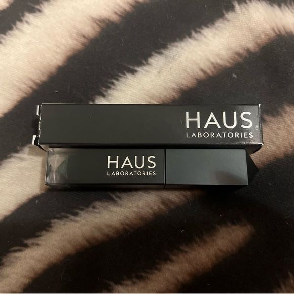 Haus Labs Glam Attack Liquid Eyeshadow - Picture 2 of 4